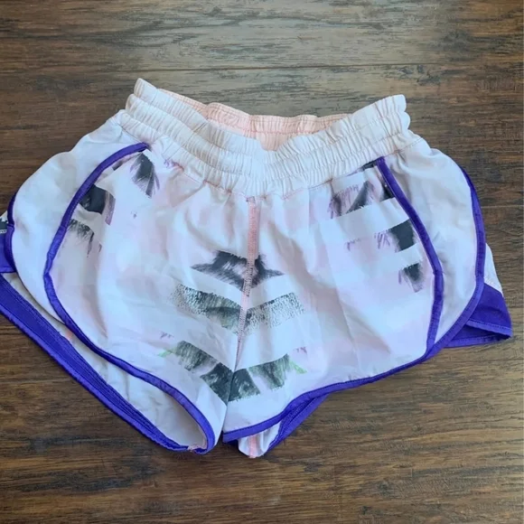 Lululemon Tracker V Limited Edition Shorts 6/S - Picture 8 of 9